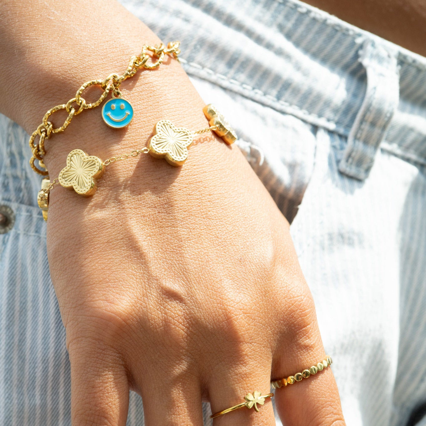 18K Gold PVD Coated Stainless Steel Sunburst Clover Charm Bracelet