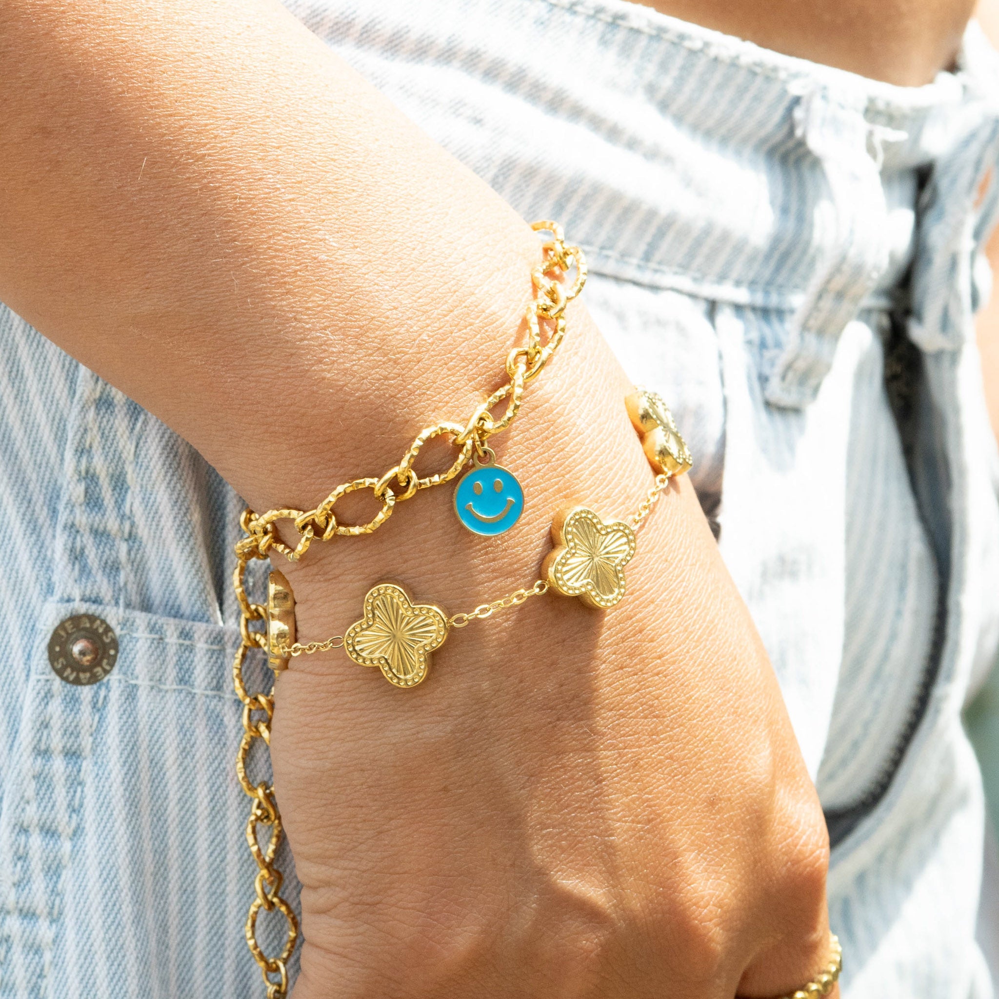 18K Gold PVD Coated Stainless Steel Sunburst Clover Charm Bracelet